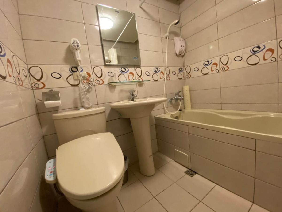 Kao Feng Hotel Zhongzheng  Buitenkant foto